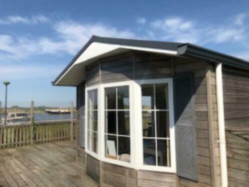 Waterchalet Number 6 Recreationpark Yn'E Lijte Grou Met Ligplaats Boot Exterior photo
