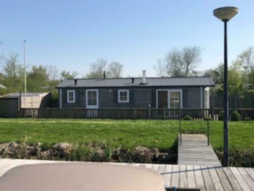 Waterchalet Number 6 Recreationpark Yn'E Lijte Grou Met Ligplaats Boot Exterior photo